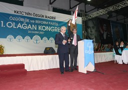 2007 11 24 * Nicosia * intervento al 1° congresso dell'ORP, partito liberale della Repubblica turca di Cipro Nord